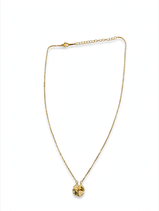 Goudkleurige ketting met klavertjevierhanger