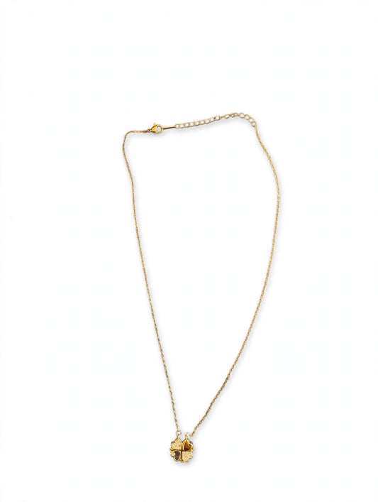 Goudkleurige ketting met klavertjevierhanger