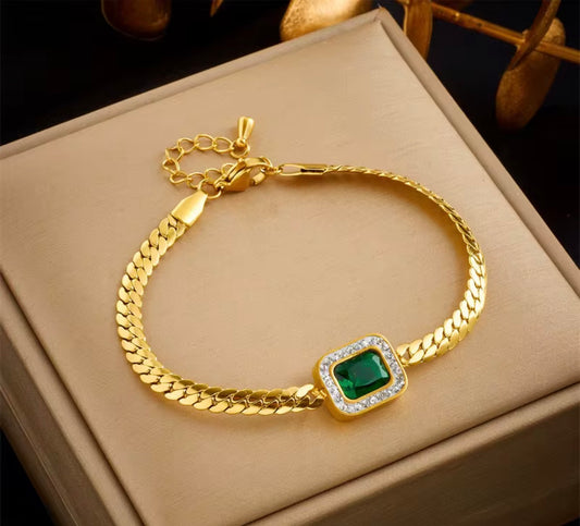 Emerald Charm Cuban Chain Armband
